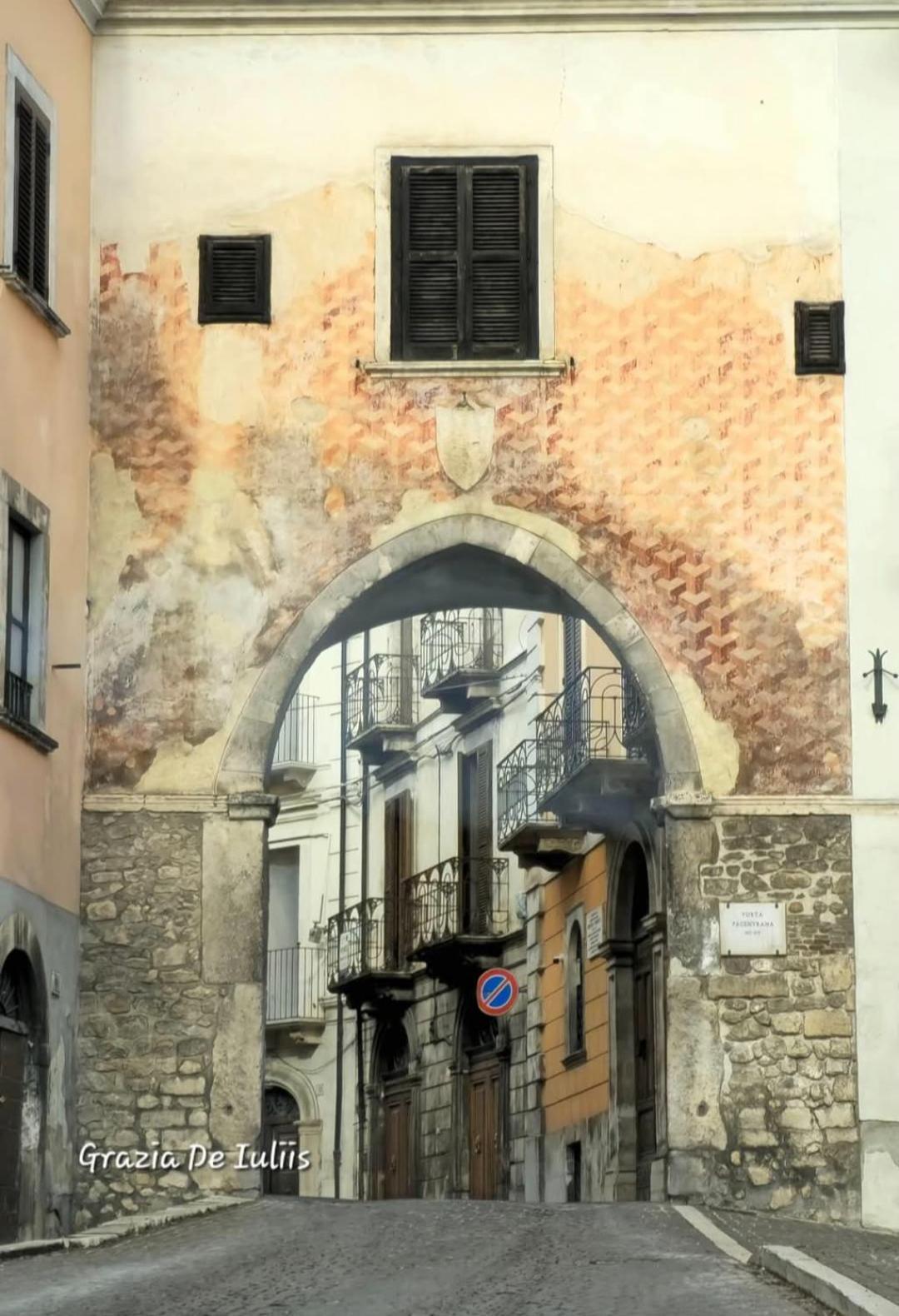 Dietro Piazza Maggiore Sulmona Ngoại thất bức ảnh