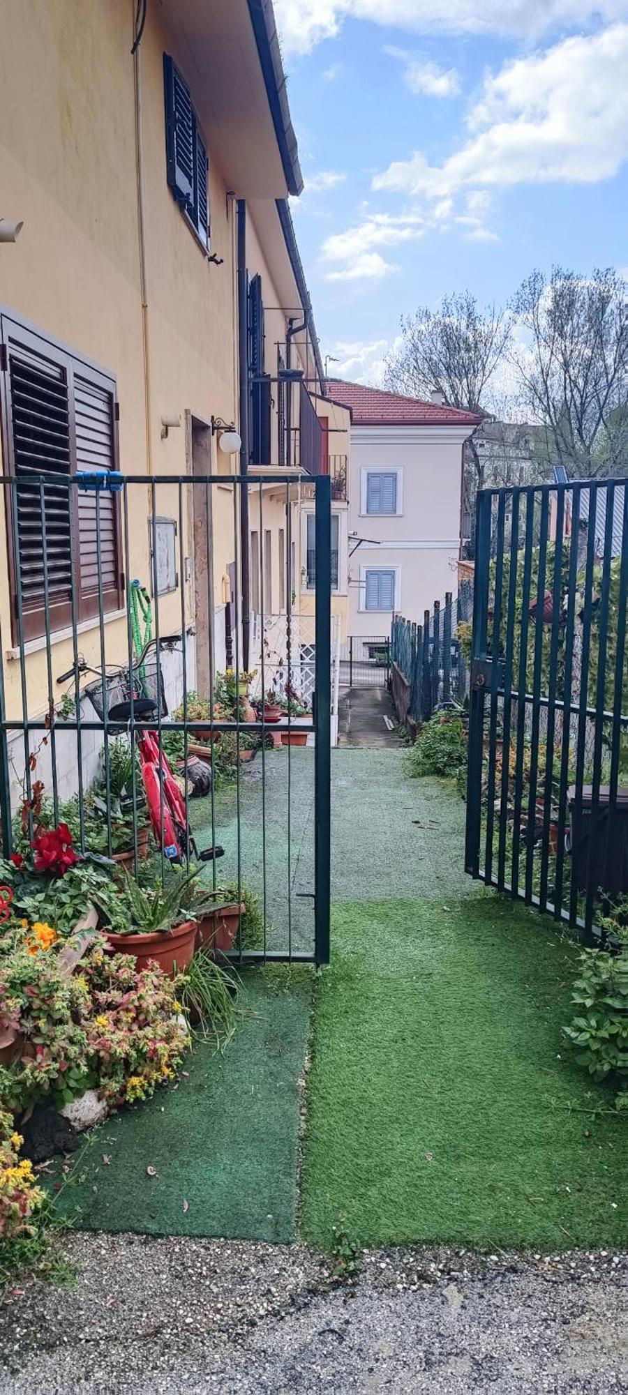Dietro Piazza Maggiore Sulmona Ngoại thất bức ảnh