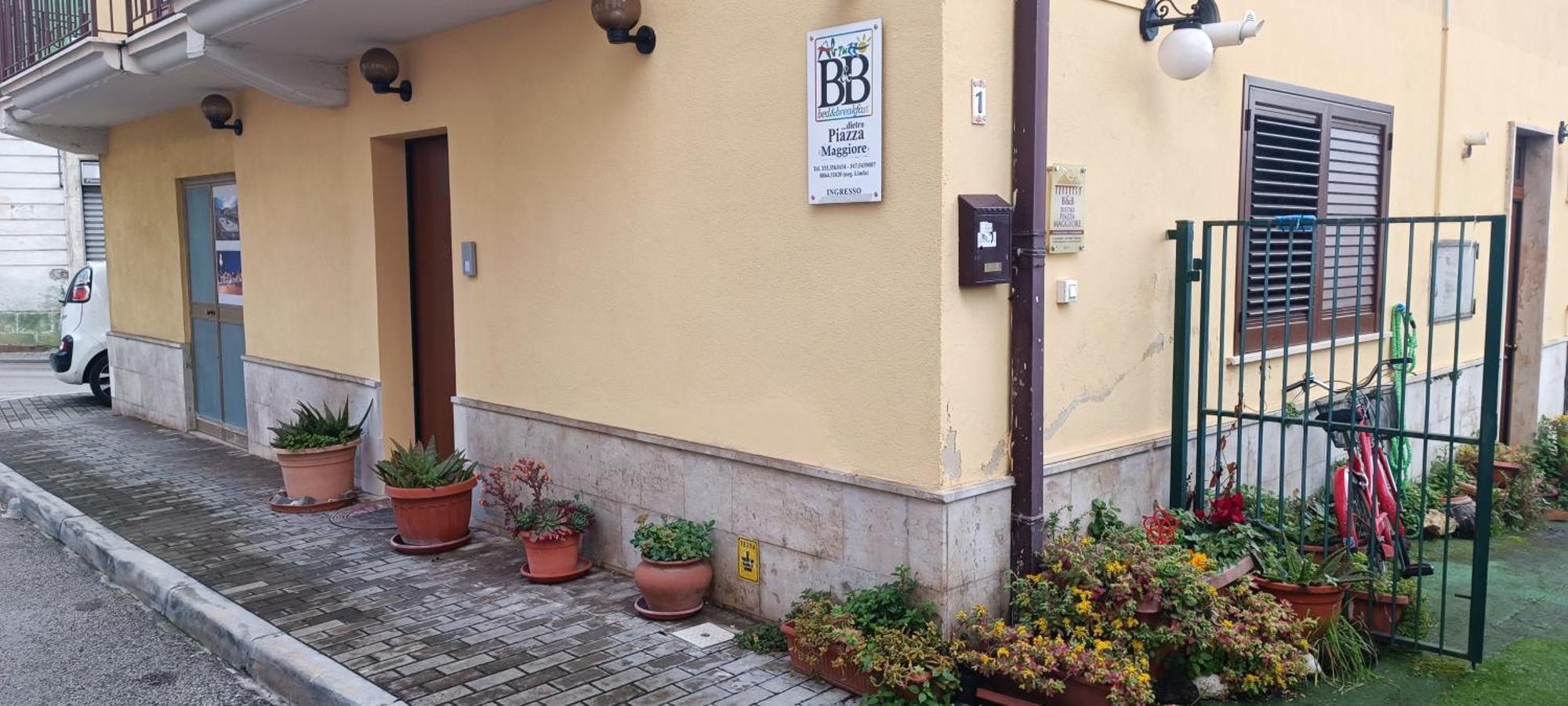 Dietro Piazza Maggiore Sulmona Ngoại thất bức ảnh